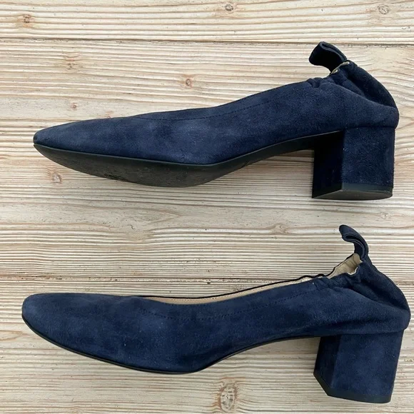 Everlane Navy Blue Suede Block Heel Pumps Made in Italy Size 7 - Picture 2 of 5
